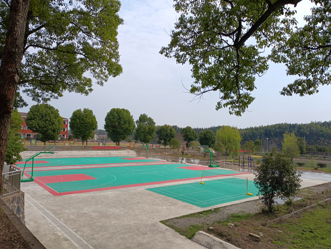 运动场1.jpg