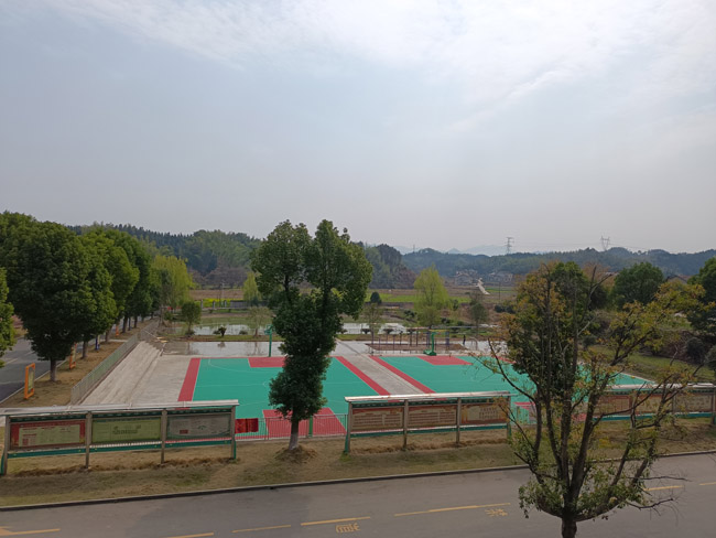 运动场.jpg